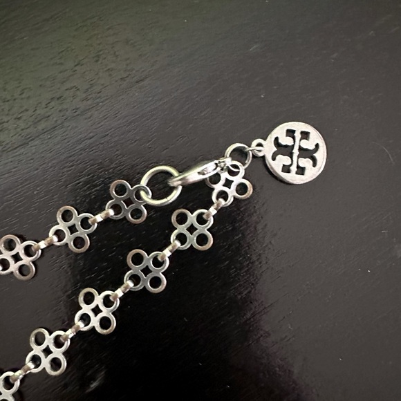 Beautiful Tory Burch silver clover link long necklace! - Picture 1 of 5